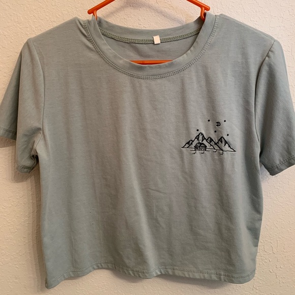 Cute crop top - Picture 1 of 3